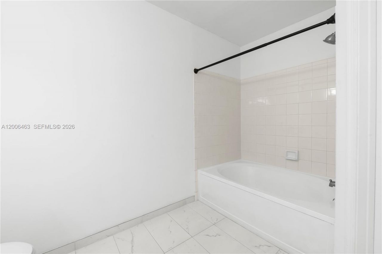 40 Simonton Cir, Unit 40, Weston, FL 33326 Photo