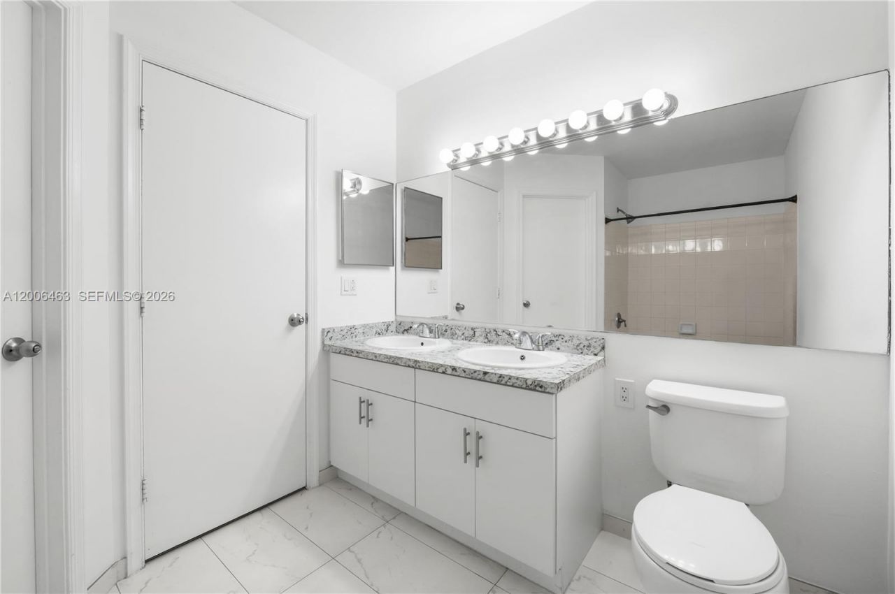 40 Simonton Cir, Unit 40, Weston, FL 33326 Photo