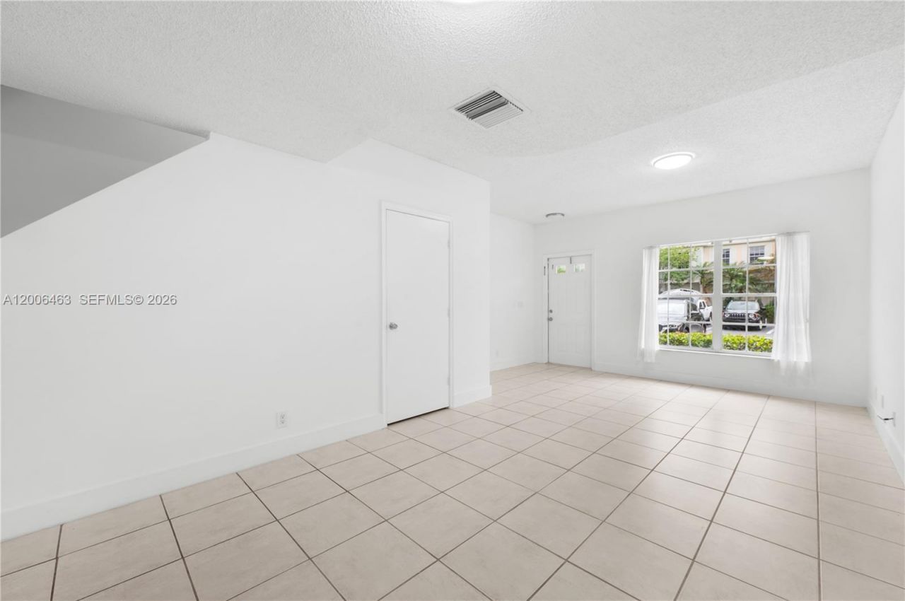 40 Simonton Cir, Unit 40, Weston, FL 33326 Photo