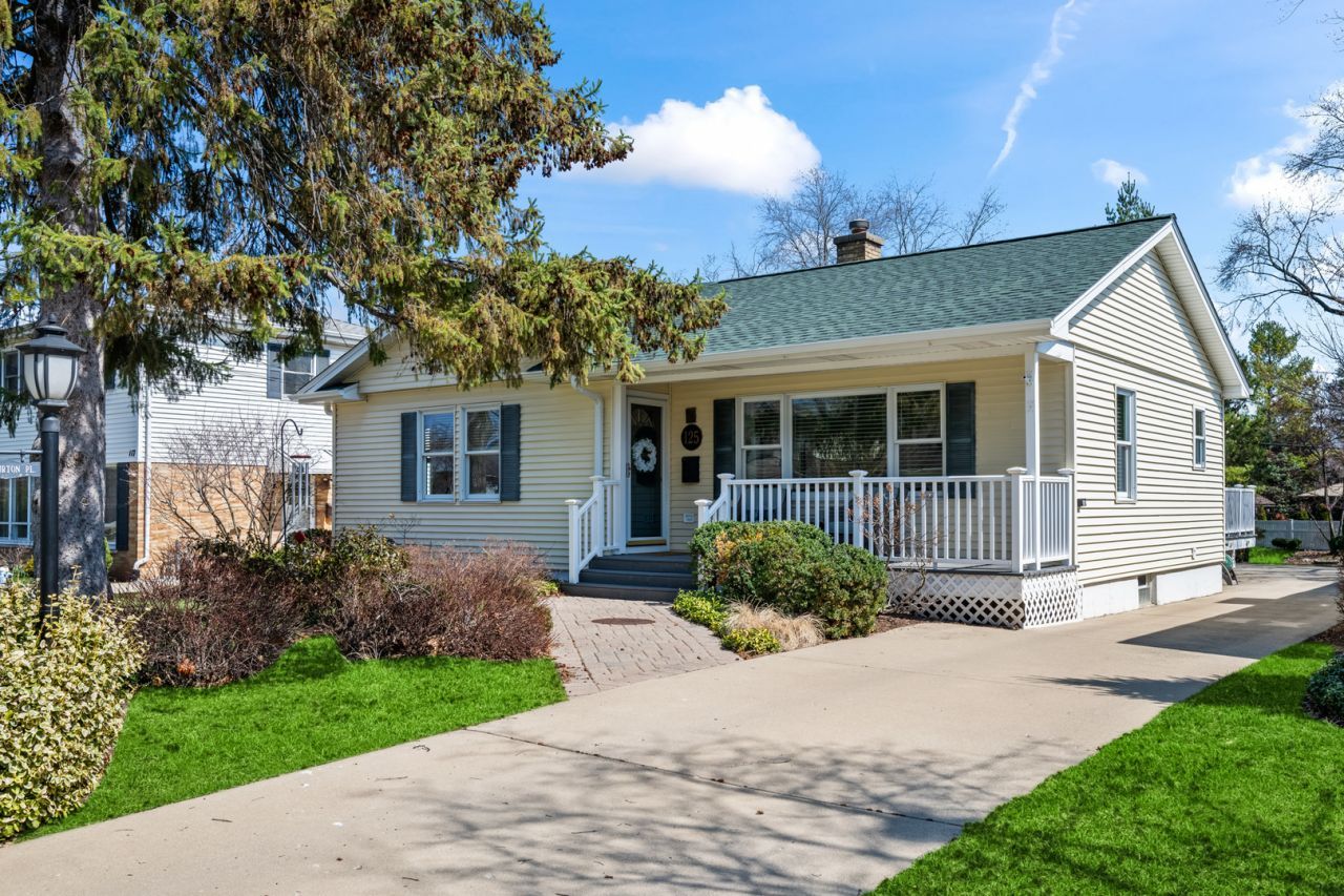 125 S Burton Place , Arlington Heights, IL 60005 Main Photo