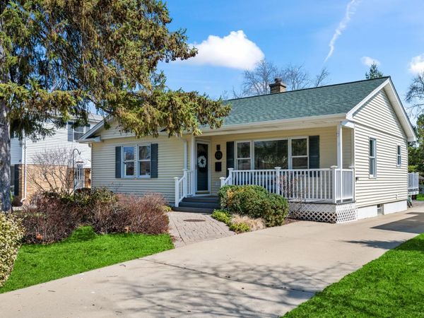 125 S Burton Place , Arlington Heights, IL 60005