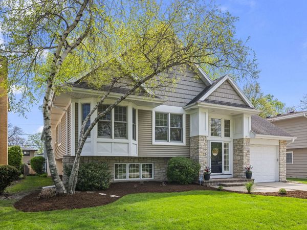 831 S Dryden Place , Arlington Heights, IL 60005