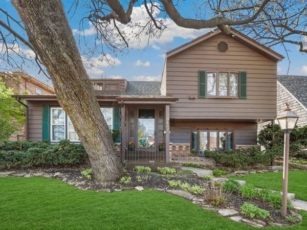 9617 E Shore Drive , Oak Lawn, IL 60453