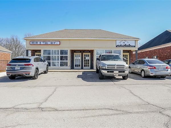 12412 Lusher Road , St Louis, MO 63138