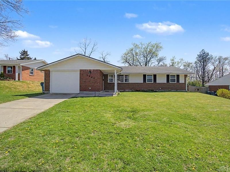 5944 Corsica Drive, Huber Heights, OH 45424 Photo 2