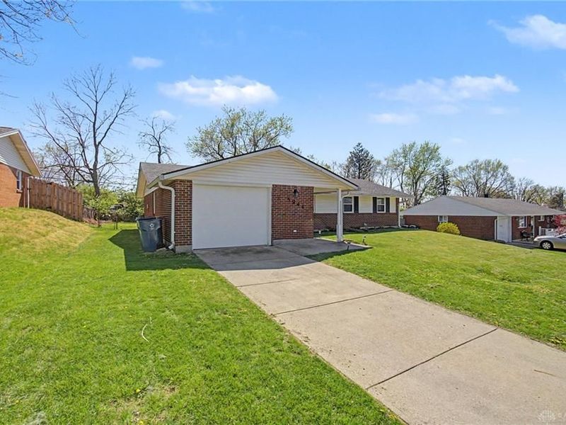 5944 Corsica Drive, Huber Heights, OH 45424 Photo 4