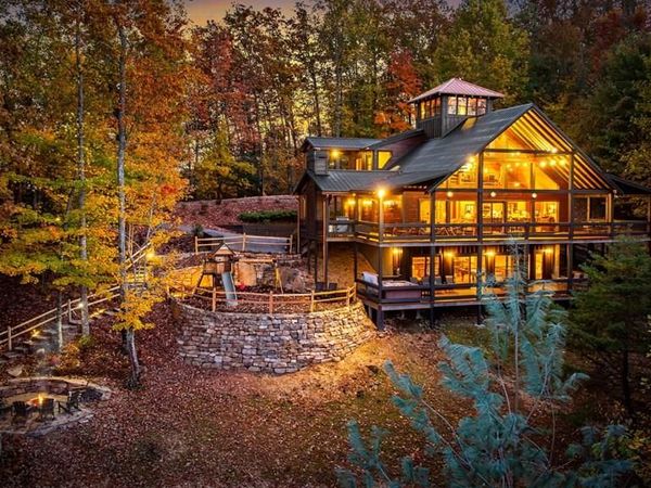 904 Raccoon Road, Blue Ridge, GA 30513