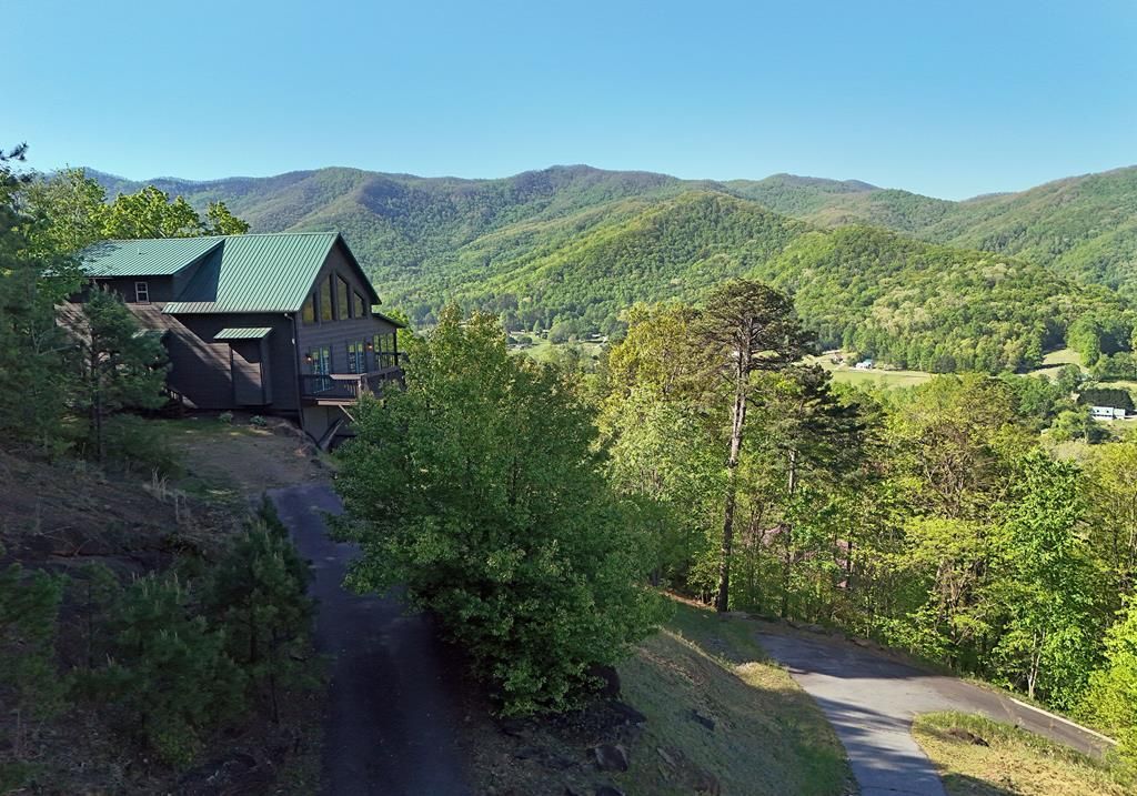 299 Bethabara View, Hayesville, NC 28904 Main Photo