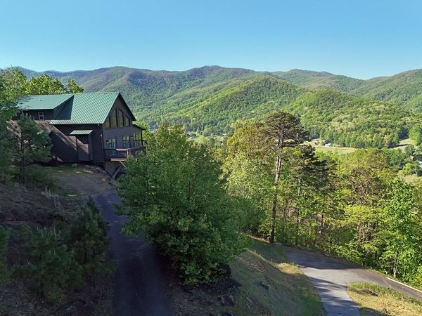 299 Bethabara View, Hayesville, NC 28904