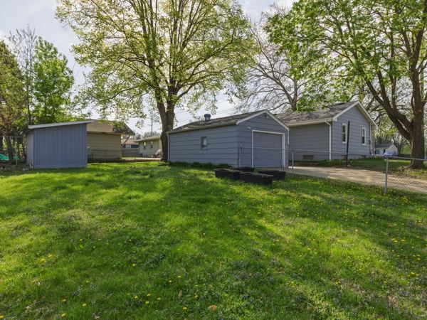 1000 E Watrous Avenue, Des Moines, IA 50315