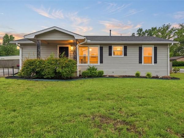 306 W Haning Street , Howe, TX 75459