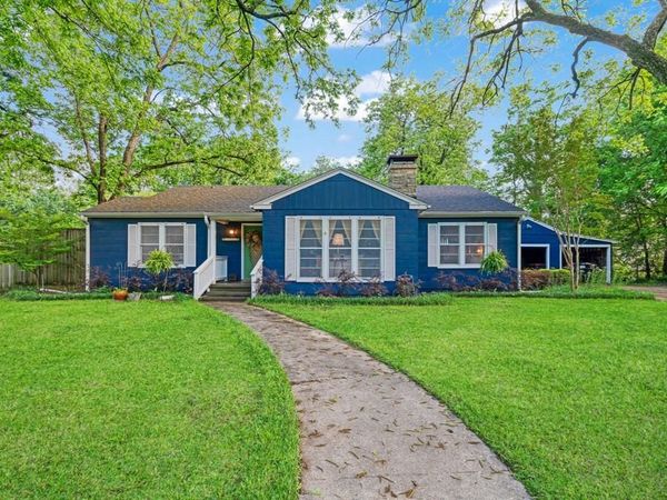 2000 Simpson Street , Paris, TX 75460