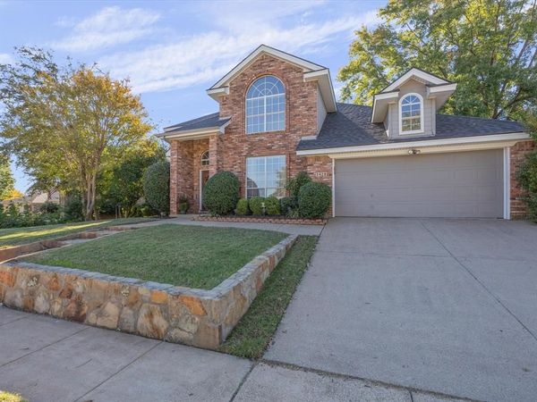3428 Pembroke Place , Bedford, TX 76021