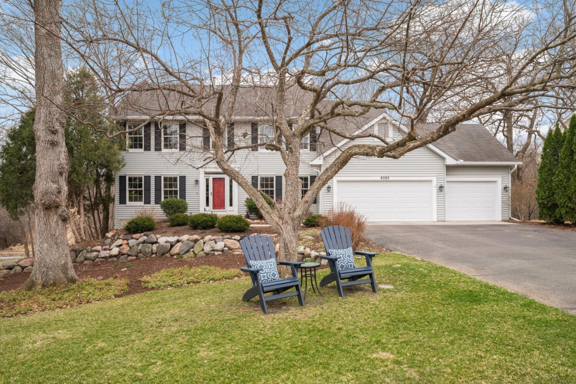 8595 Drake Court , Chanhassen, MN 55317 Main Photo