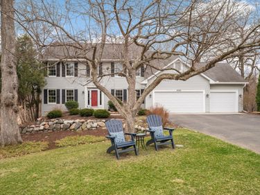 8595 Drake Court , Chanhassen, MN 55317