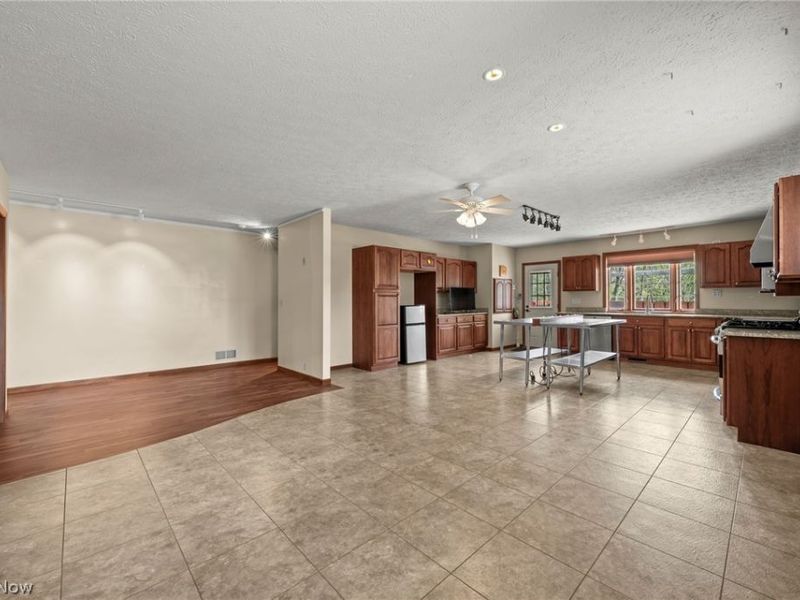 832 S Main Street , North Canton, OH 44720 Photo 31