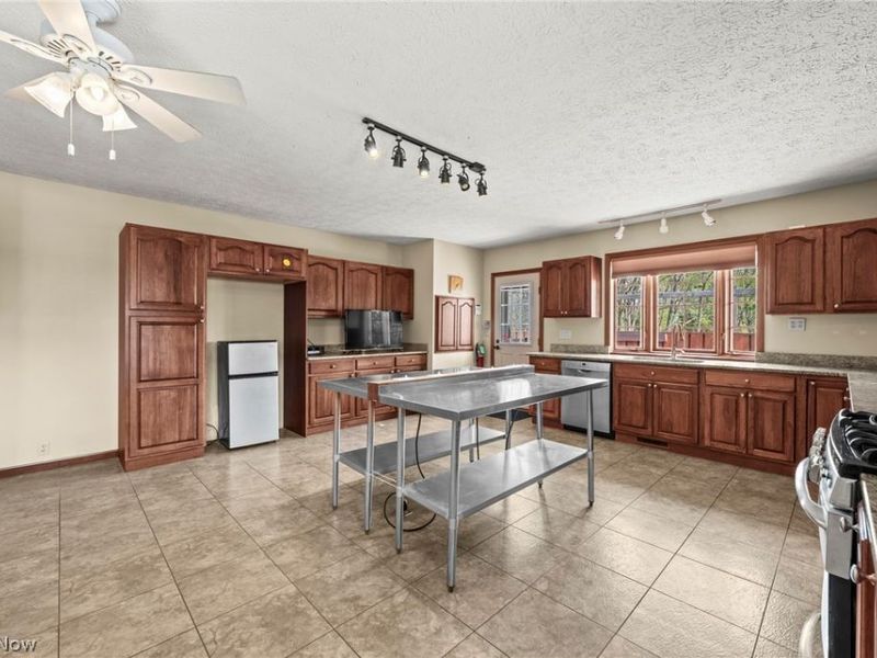 832 S Main Street , North Canton, OH 44720 Photo 32