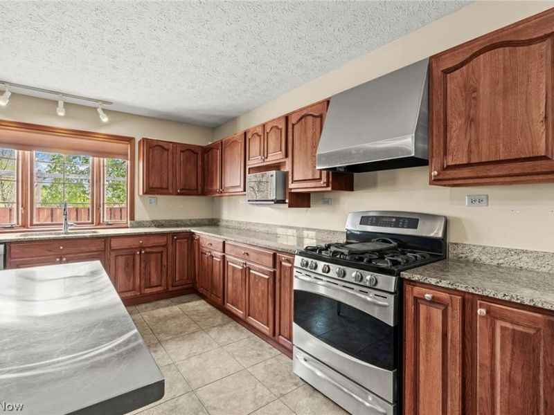 832 S Main Street , North Canton, OH 44720 Photo 34