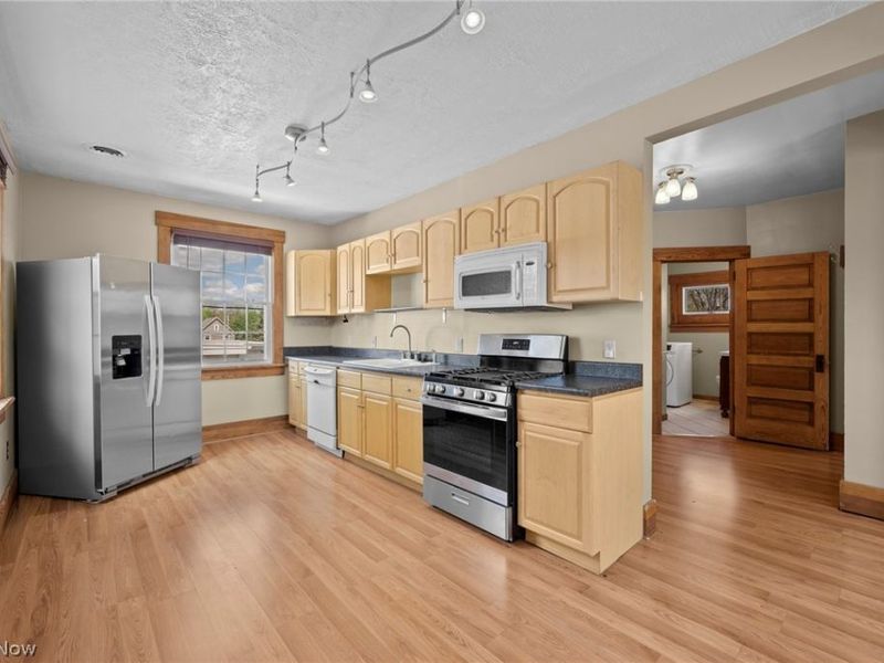 832 S Main Street , North Canton, OH 44720 Photo 38