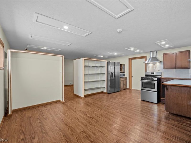 832 S Main Street , North Canton, OH 44720 Photo 46