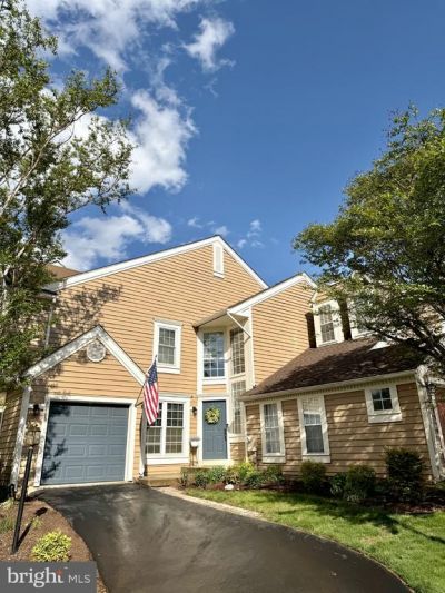 21186 Vineland Square, Ashburn, VA 20147 Main Photo