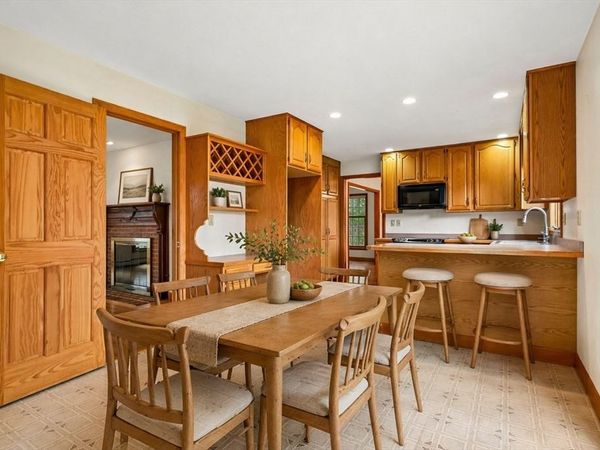 29 Parish Road, Georgetown, MA 01833