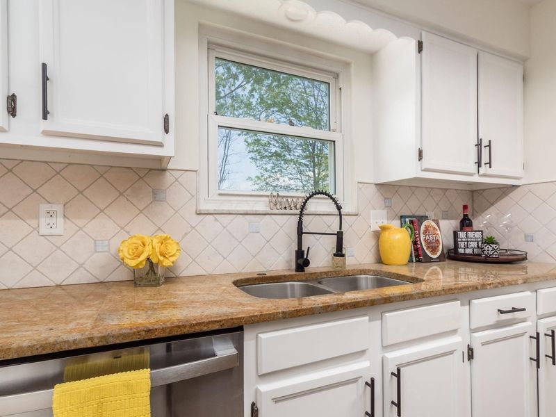 561 Theori Avenue, Columbus, OH 43230 Photo 15