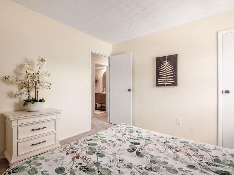 561 Theori Avenue, Columbus, OH 43230 Photo 36