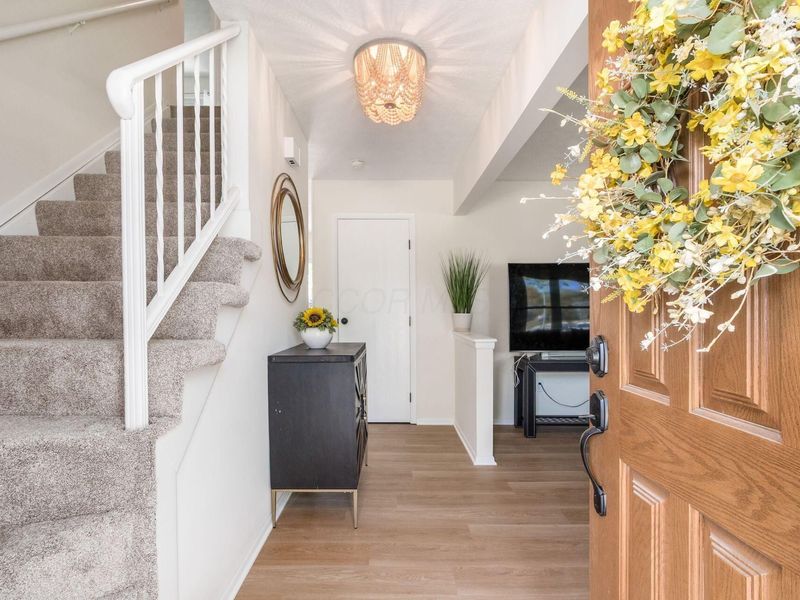 561 Theori Avenue, Columbus, OH 43230 Photo 6