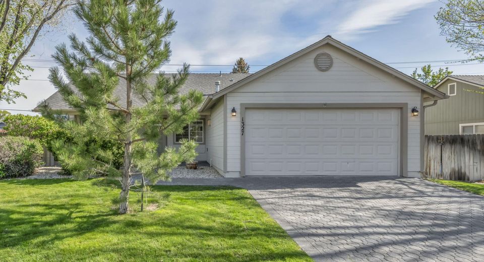 1327 E Marion Russell Drive, Gardnerville, NV 89410 Photo
