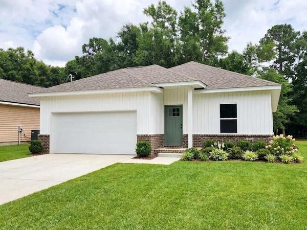 3028 N 11th Avenue, Milton, FL 32583