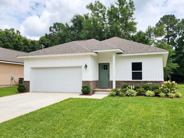 3028 N 11th Avenue, Milton, FL 32583