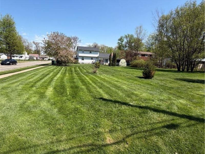 Pasadena Avenue , Sheffield Lake, OH 44054 Photo 2