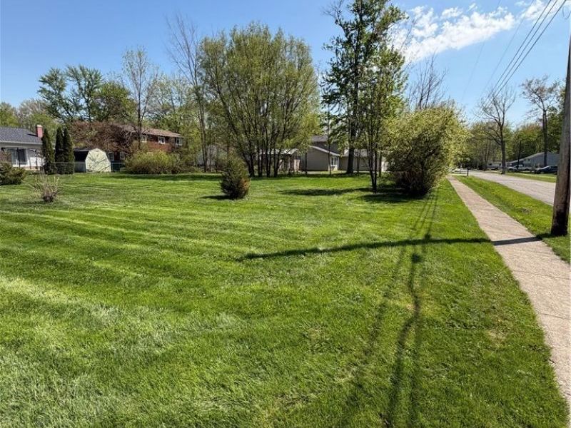 Pasadena Avenue , Sheffield Lake, OH 44054 Photo 8