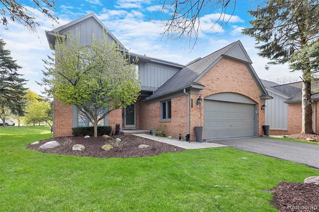 37814 Avon Lane, Farmington Hills, MI 48331 Main Photo