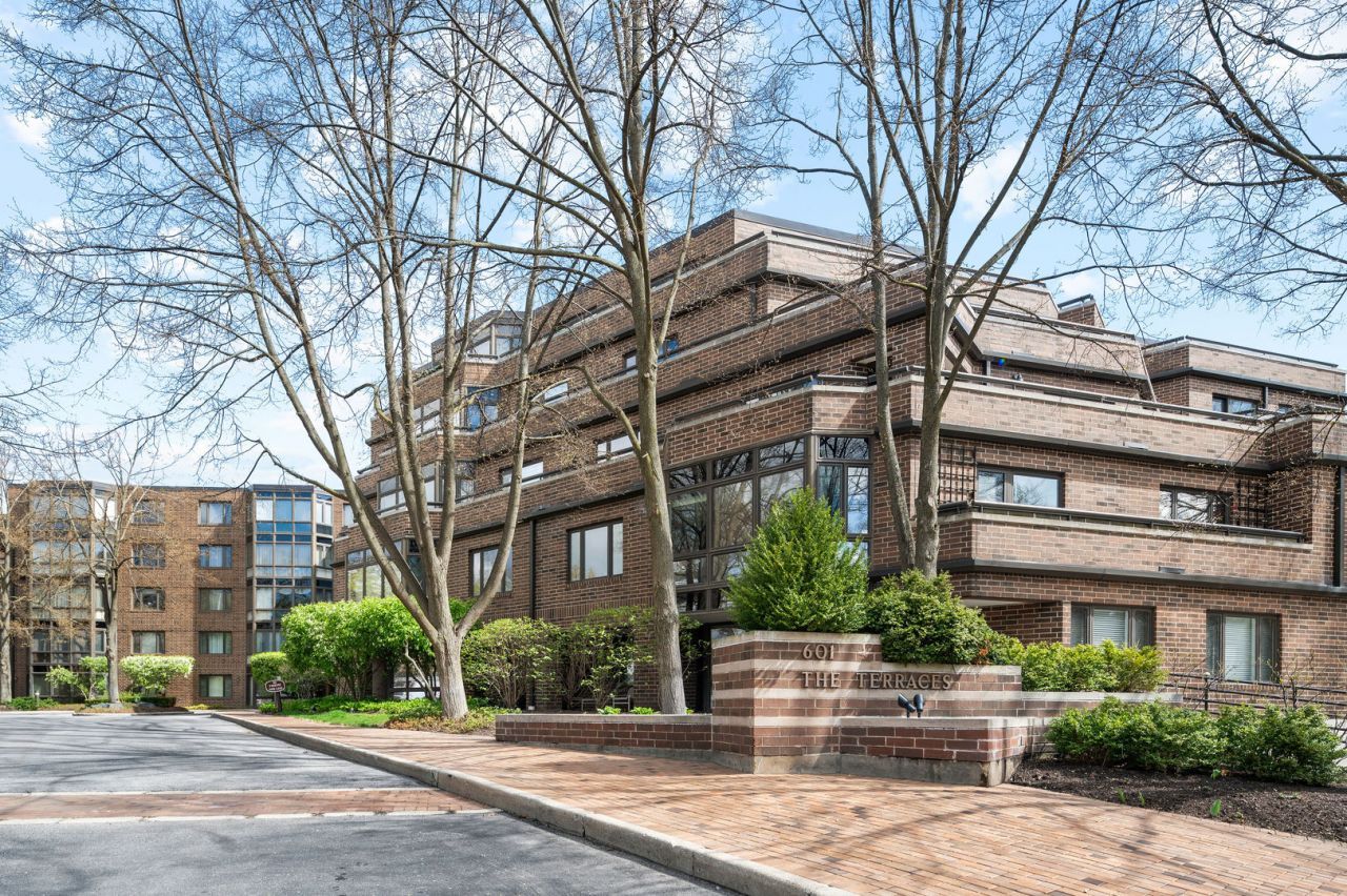 601 Mulberry Place , Highland Park, IL 60035