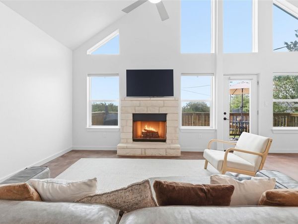 10412 Parkwood DR , Dripping Springs, TX 78620