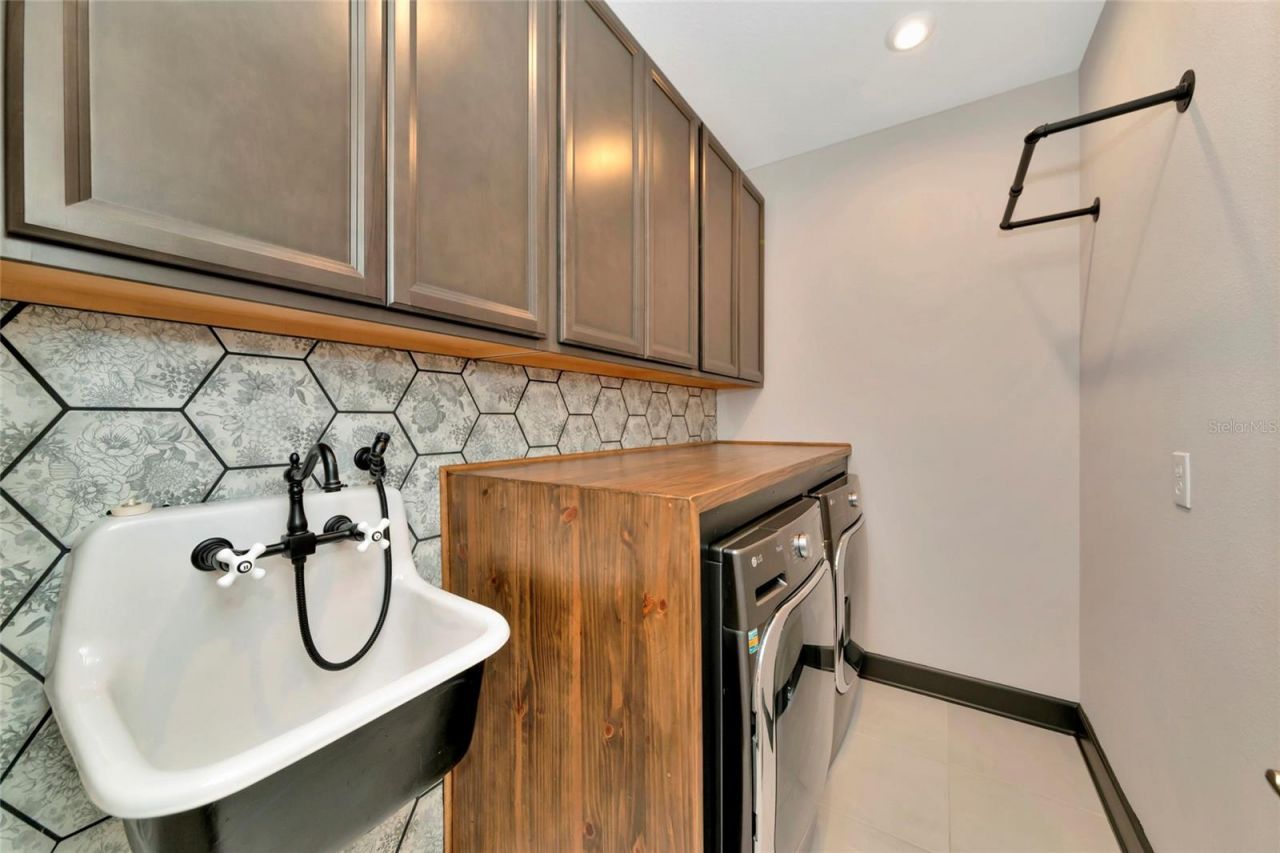 10187 Milky Way Circle, Sarasota, FL 34241 Photo