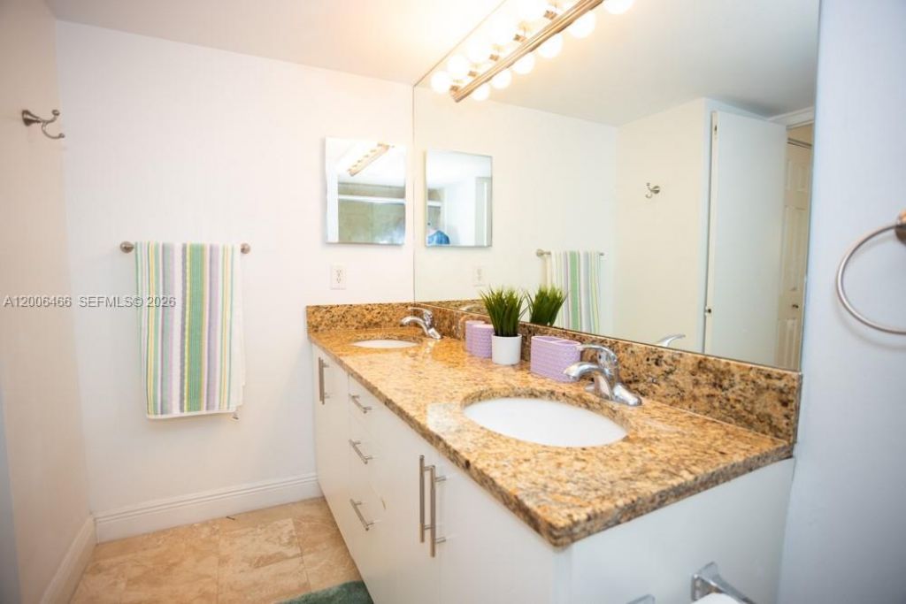 3300 NE 192nd St , Unit 214, Aventura, FL 33180 Photo
