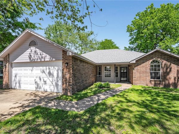 1698 Heritage Drive , Springdale, AR 72762