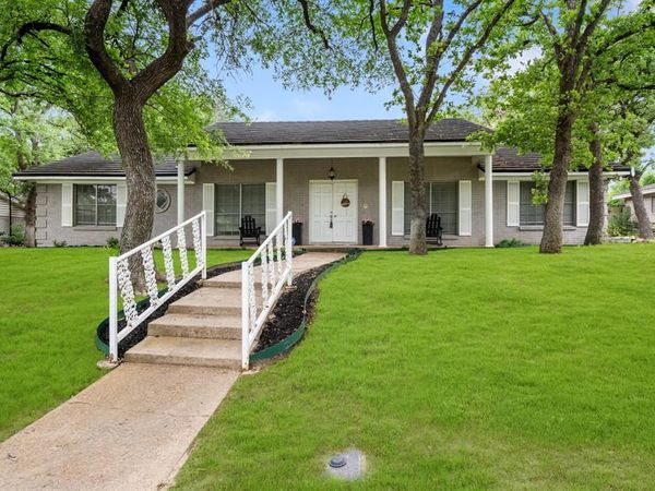 1804 W Cedar Elm Drive, Arlington, TX 76012