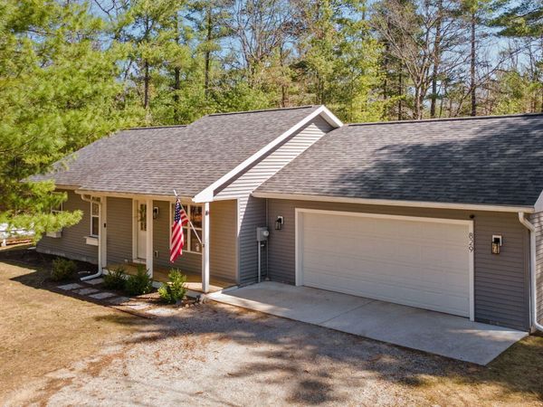 829 Wintree Drive, Indian River, MI 49749