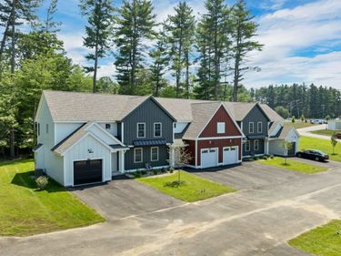 15-B Mustang Drive, Unit B, Litchfield, NH 03052