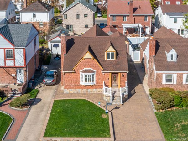 7520 180th Street, Fresh Meadows, NY 11366