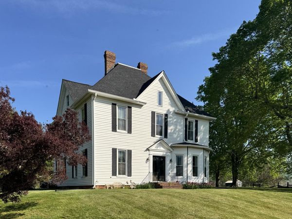 17749 Main ST, Buchanan, VA 24066