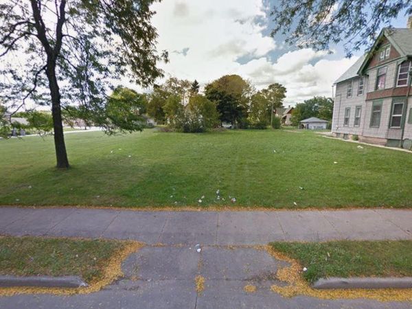 2737 N 6TH STREET, Milwaukee, WI 53212