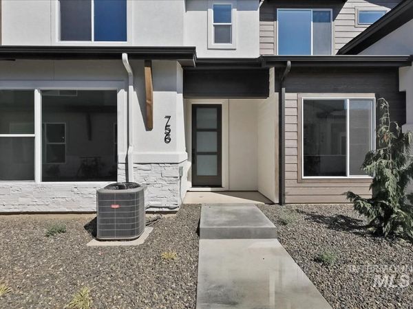 756 S Calhoun Ln, Star, ID 83669