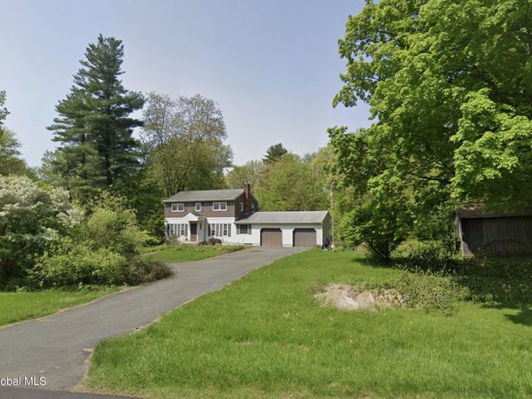 34 Werner Road, Halfmoon, NY 12065