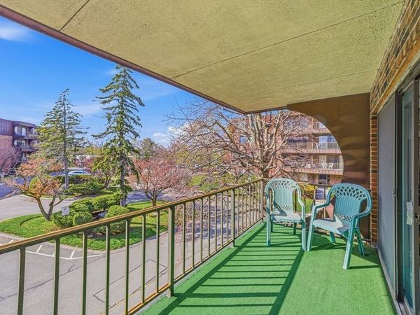 1002 Paradise Rd, Unit 3P, Swampscott, MA 01907