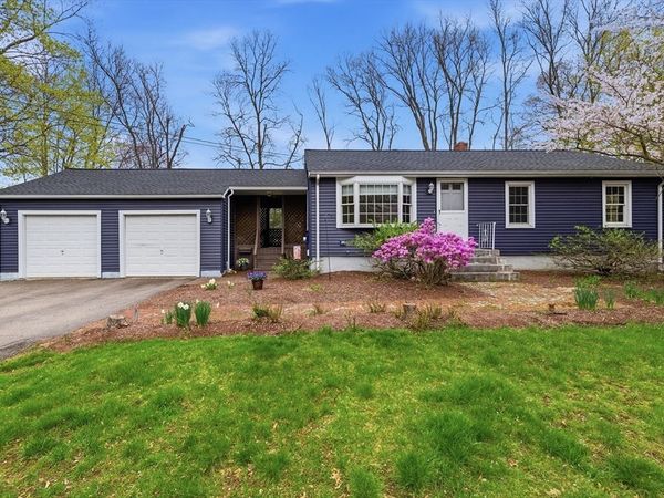 201 Glenfield Rd, North Attleboro, MA 02760